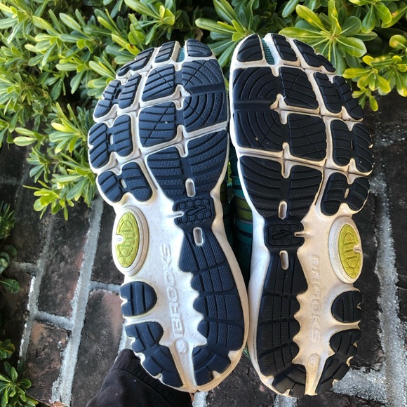 Brooks "PURE CADENCE" blue and white athletic shoes size 7.5 - Picture 9 of 9